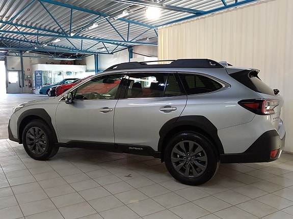 Subaru Outback 7 of 13