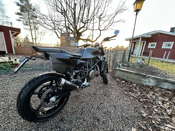 Husqvarna HUSQVARNA SVARTPILEN 701 3 of 4