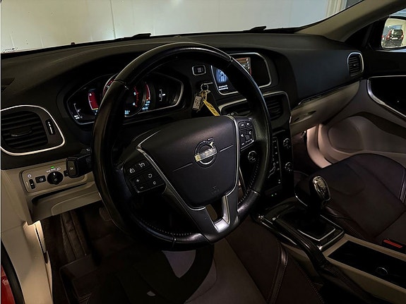 Volvo V40 Cross Country 16 of 20
