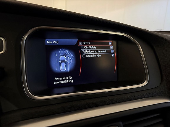 Volvo V40 Cross Country 15 of 20