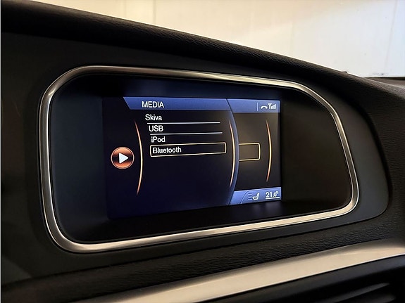 Volvo V40 Cross Country 14 of 20