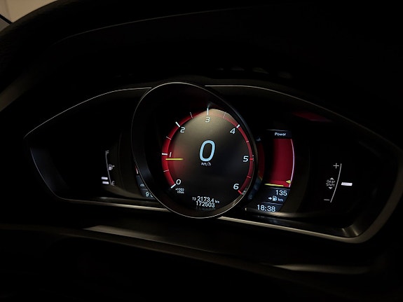 Volvo V40 Cross Country 3 of 20