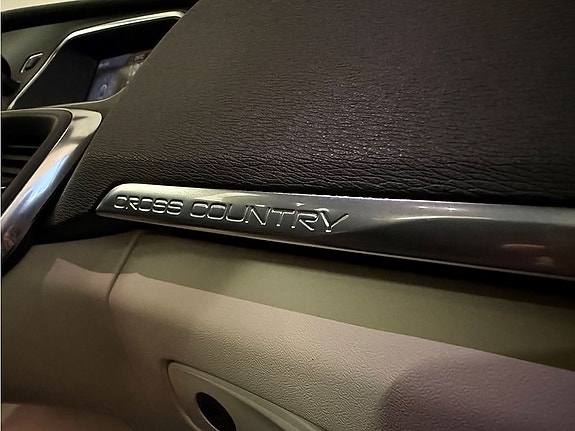 Volvo V40 Cross Country 20 of 20