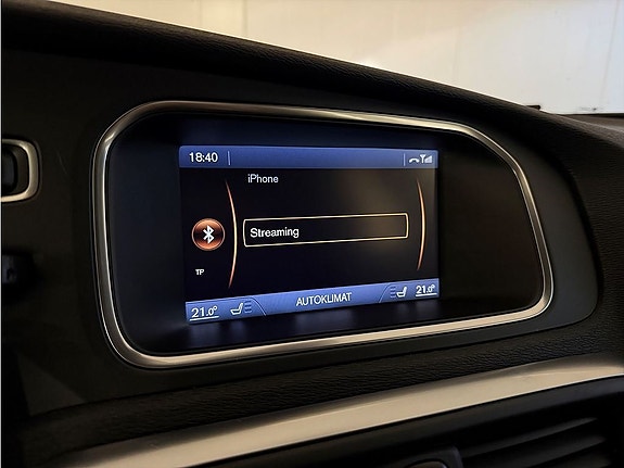 Volvo V40 Cross Country 13 of 20