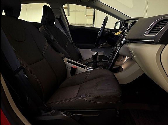 Volvo V40 Cross Country 7 of 20