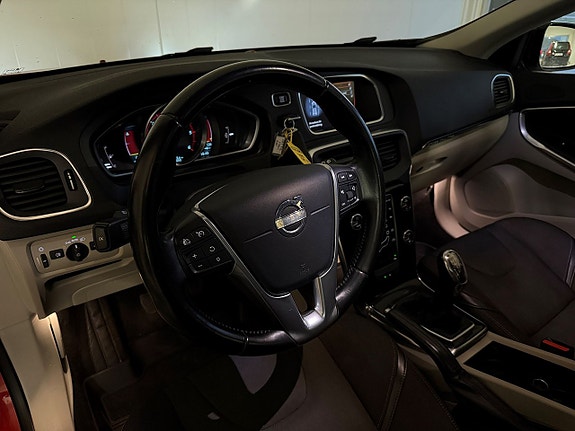 Volvo V40 Cross Country 16 of 20