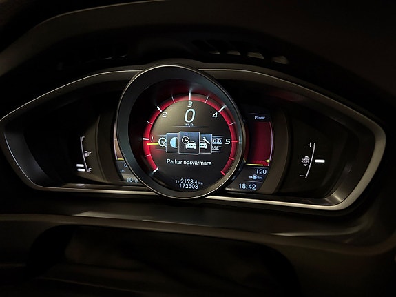 Volvo V40 Cross Country 4 of 20