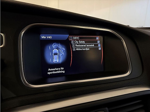 Volvo V40 Cross Country 15 of 20