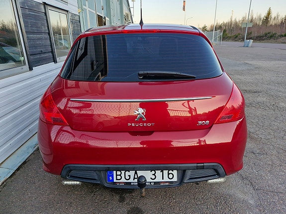 Peugeot 308 4 of 5