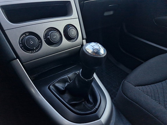 Peugeot 308 8 of 14