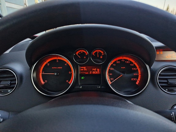 Peugeot 308 9 of 14
