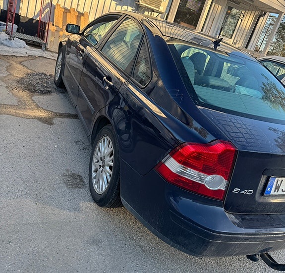 Volvo S40 4 of 5