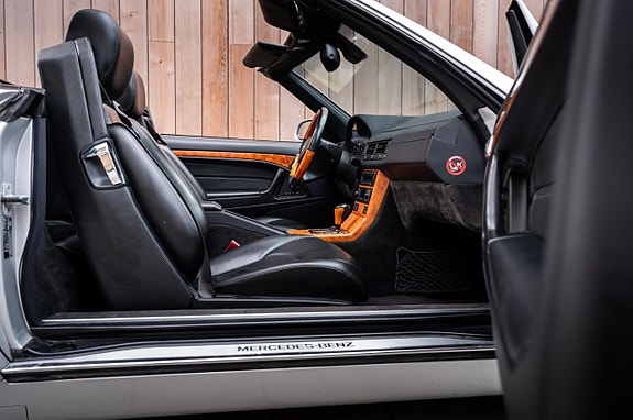 Mercedes-Benz SL500 30 of 30