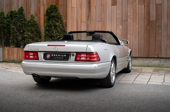 Mercedes-Benz SL500 8 of 30