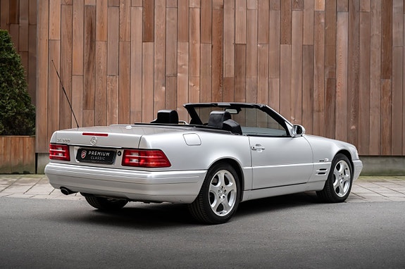 Mercedes-Benz SL500 7 of 30