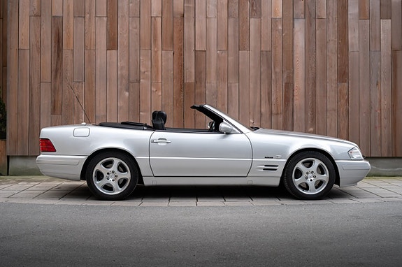 Mercedes-Benz SL500 6 of 30