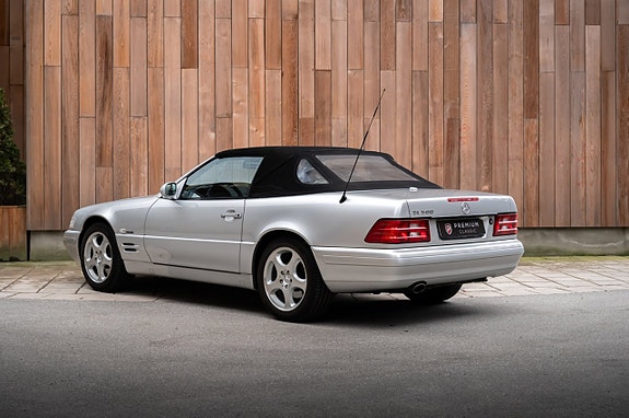 Mercedes-Benz SL500 12 of 30