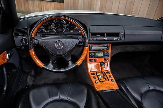Mercedes-Benz SL500 24 of 30