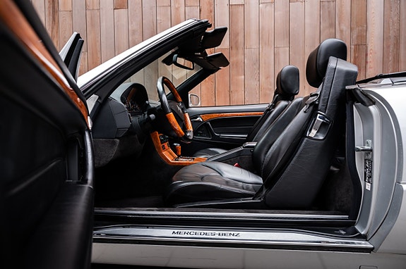 Mercedes-Benz SL500 20 of 30