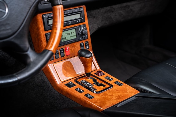 Mercedes-Benz SL500 25 of 30