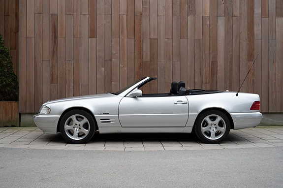Mercedes-Benz SL500 16 of 30