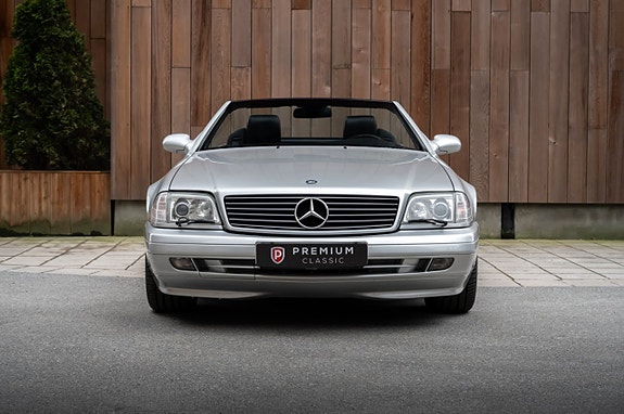 Mercedes-Benz SL500 3 of 5