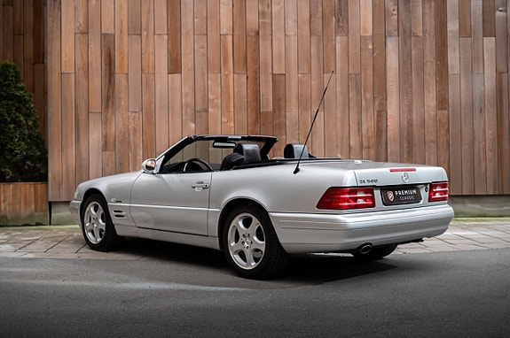 Mercedes-Benz SL500 11 of 30