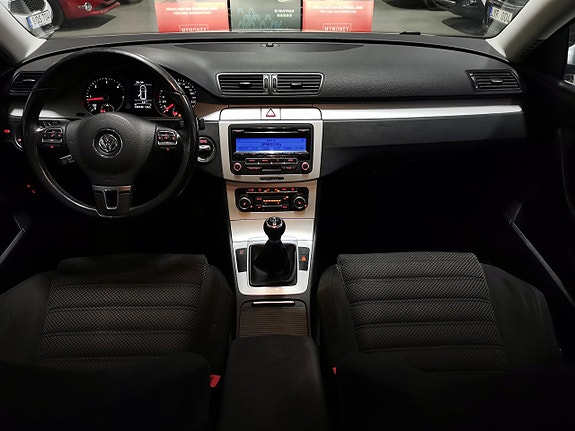 Volkswagen Passat 15 of 15