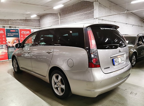 Mitsubishi Grandis 4 of 5