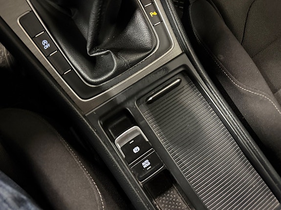 Volkswagen Golf VII 25 of 27