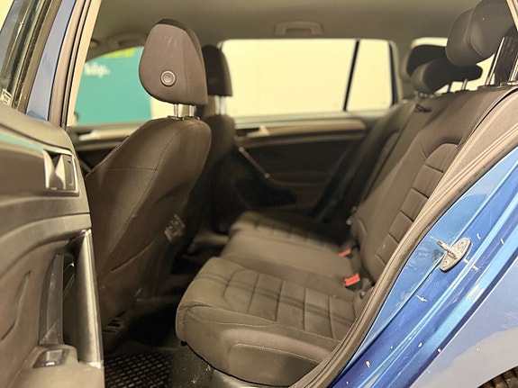 Volkswagen Golf VII 10 of 27