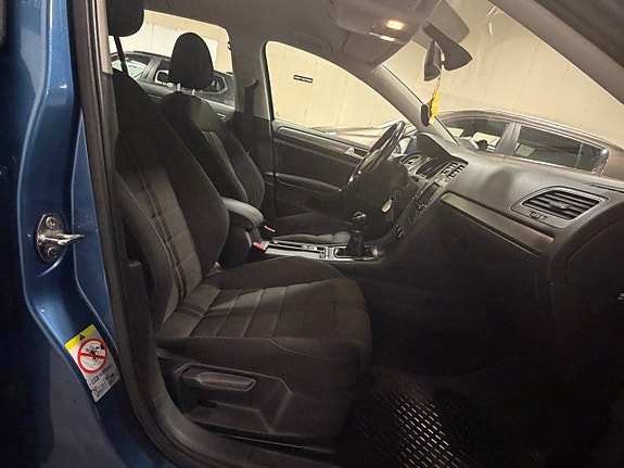 Volkswagen Golf VII 15 of 27