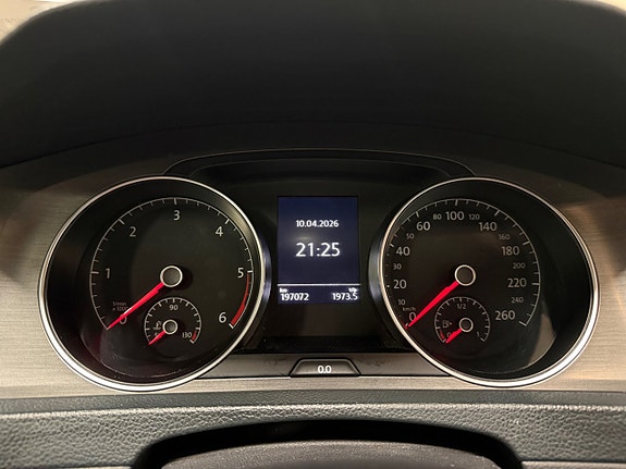Volkswagen Golf VII 18 of 27