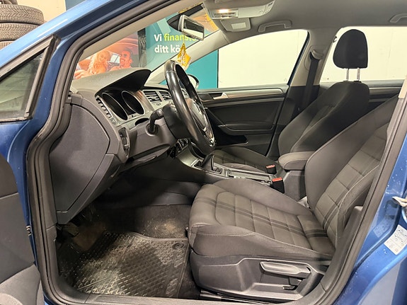 Volkswagen Golf VII 16 of 27