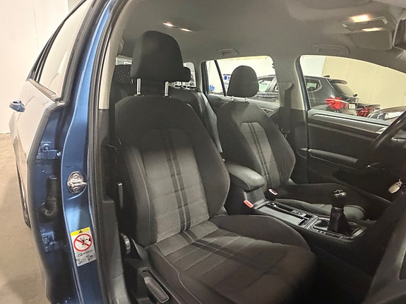 Volkswagen Golf VII 14 of 27