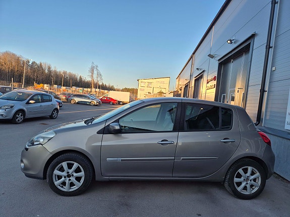 Renault Clio 7 of 12
