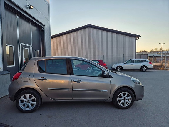 Renault Clio 3 of 12