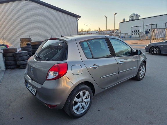 Renault Clio 4 of 12