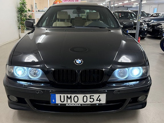 BMW 530i 2 of 5