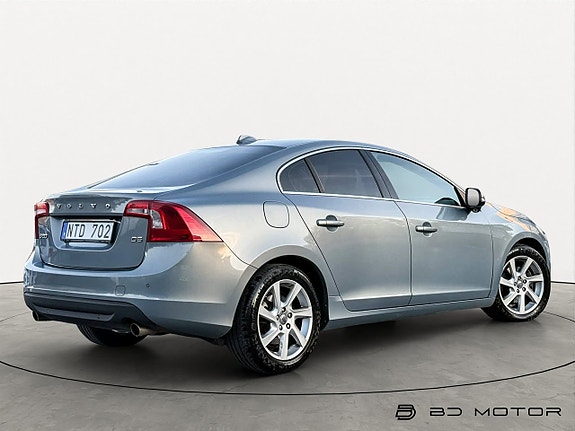 Volvo S60 3 of 5