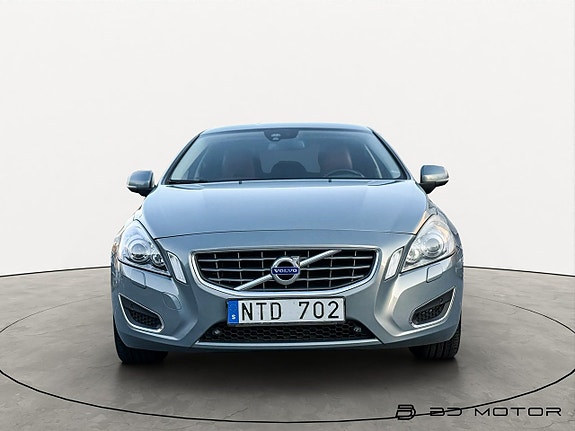 Volvo S60 4 of 5