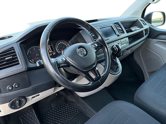 Volkswagen Transporter 8 of 28