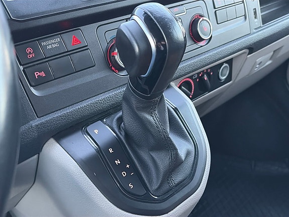 Volkswagen Transporter 16 of 28