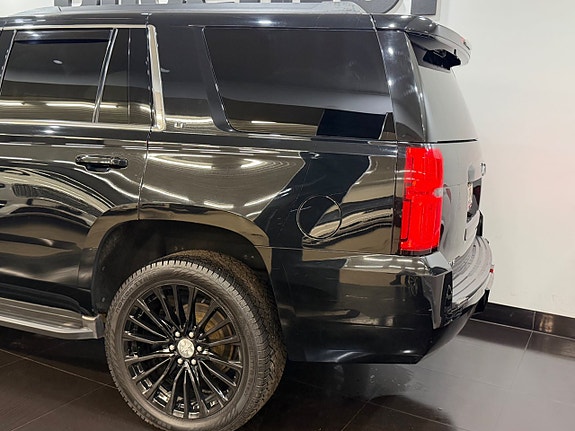 Chevrolet Tahoe 4 of 5