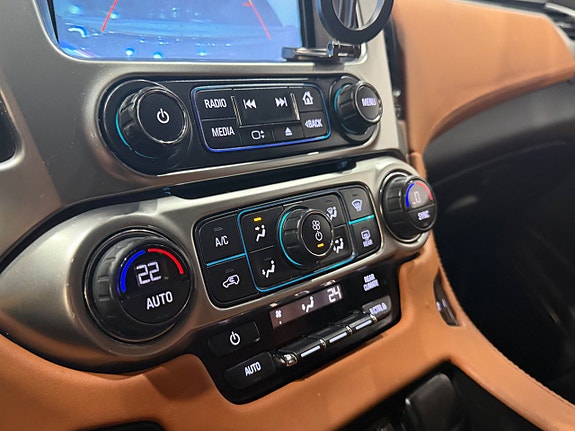 Chevrolet Tahoe 14 of 16