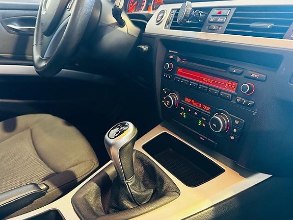 BMW 318d 10 of 19