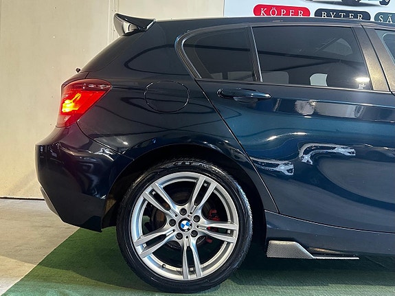 BMW 118d 4 of 5