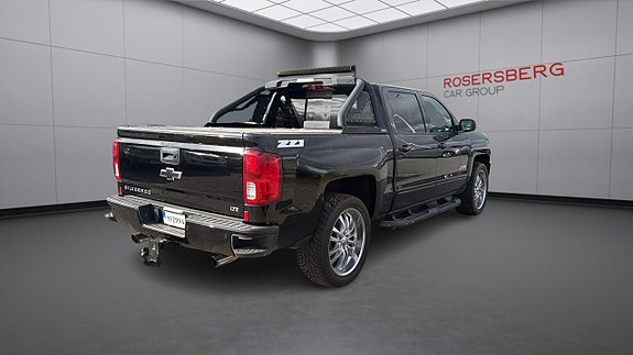Chevrolet Silverado EV 7 of 13