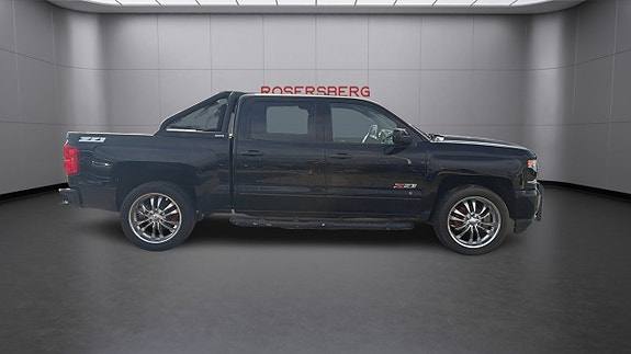 Chevrolet Silverado EV 8 of 13