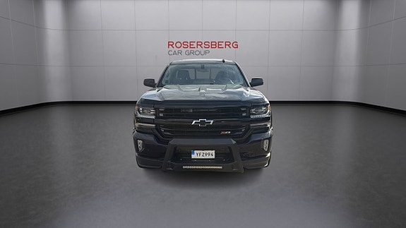 Chevrolet Silverado EV 9 of 13